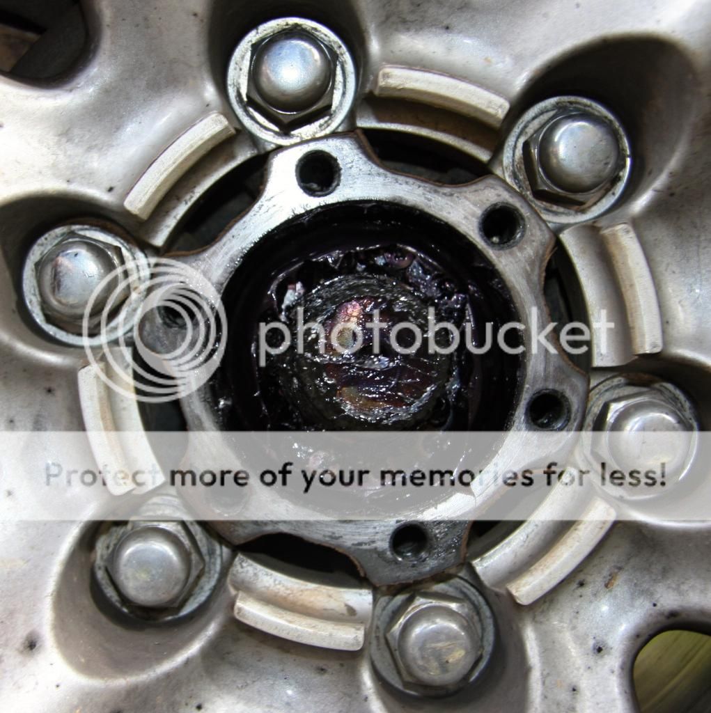 Convert Auto hubs to manual pictorial explanation. Patrol 4x4 Nissan Patrol Forum