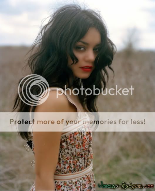 vanessa_anne_hudgens_1226251676-1.jpg